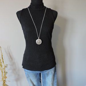 White House Black Market Fitted Black Embossed Sleeveless Fashion Top XS